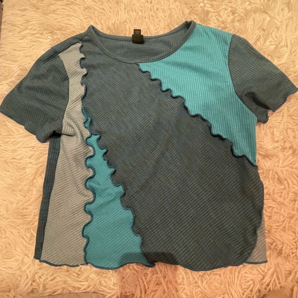 wild fable Tops - wild fable re-sewn cropped tee